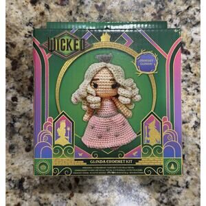 NEW Wicked The Musical Glinda Crochet Kit